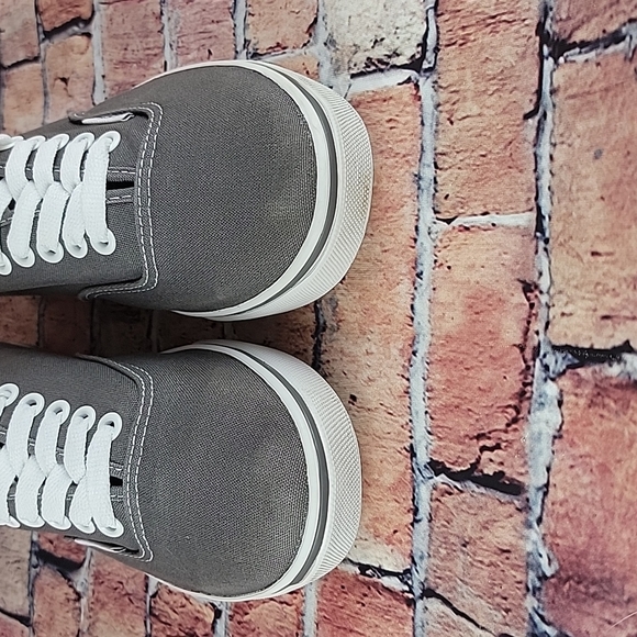 VANS CLASSIC LOWTOPS, WOMANS SIZE 7.5 EUC - Picture 3 of 11